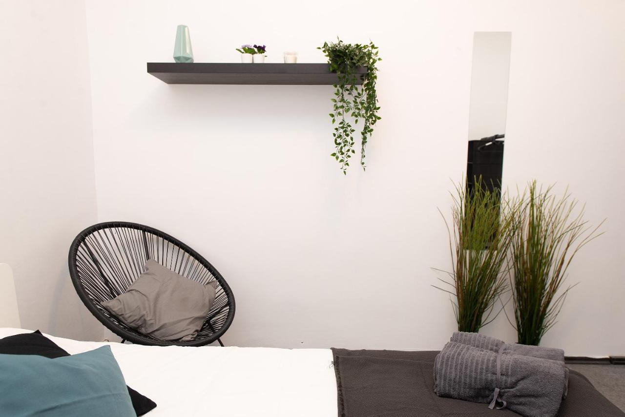 Doppelzimmer mit Gemeinschaftsbad – ohne Fenster